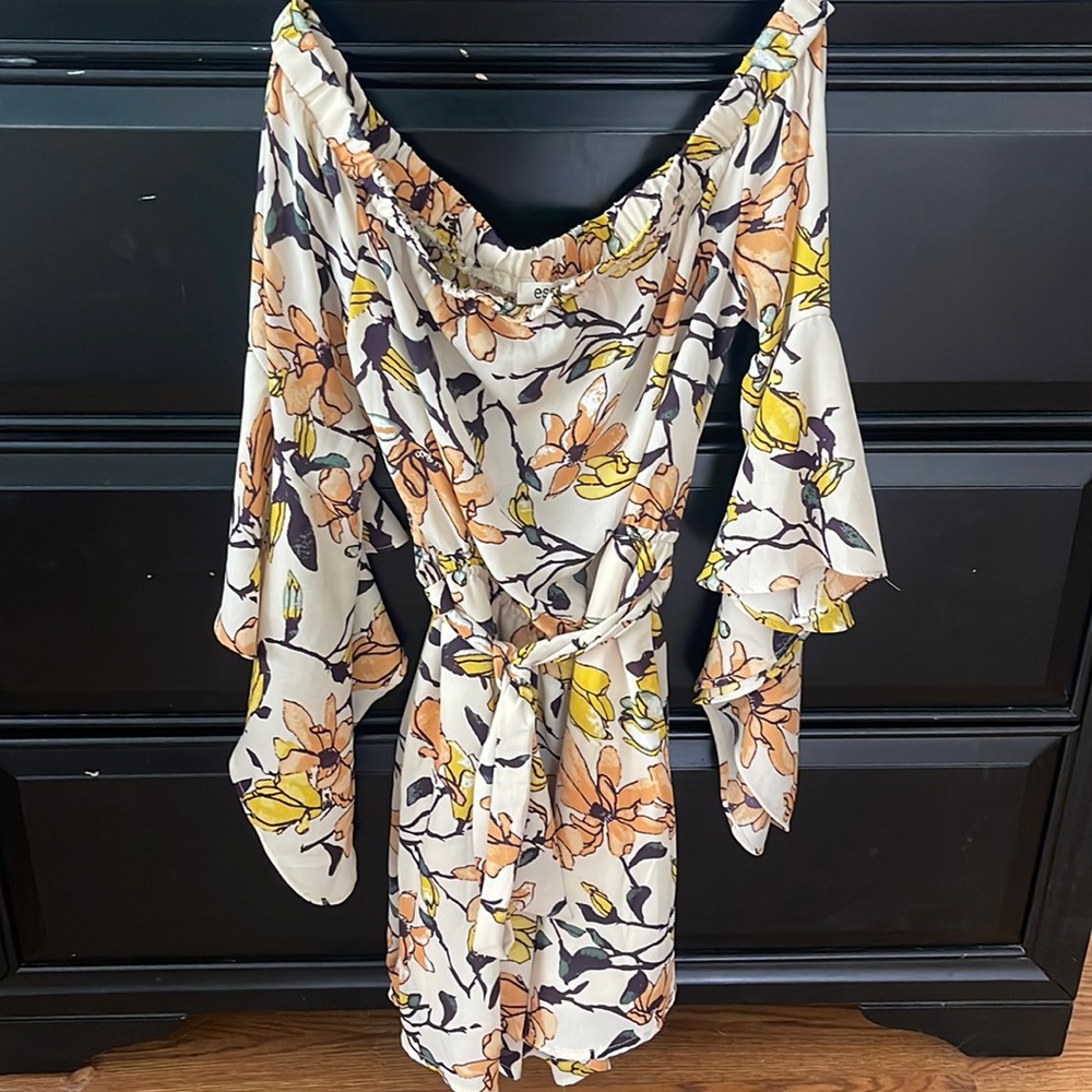 Off the shoulder dress - flare sleeve - waist cinch - removable belt